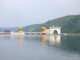 Павловская ГЭС снижает уровень водохранилища