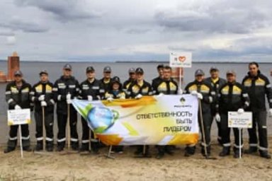В День Волги работники «Роснефти» очистили 116 тысяч м2 прибрежных территорий