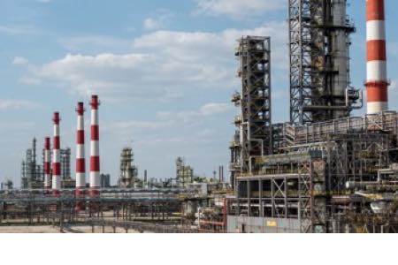 «Рязанская НПК» перевела четвертую установку по производству компонентов экологичного бензина на катализатор «Роснефти»