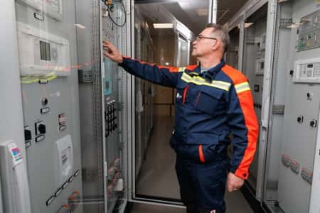 «Россети ФСК ЕЭС» оснастит быстродействующей релейной защитой подстанции, питающие Оскольский электрометаллургический комбинат