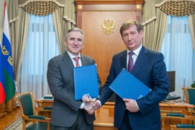 Александр Моор и Олег Петров подписали соглашение о сотрудничестве в целях надежного электроснабжения потребителей Тюменской области
