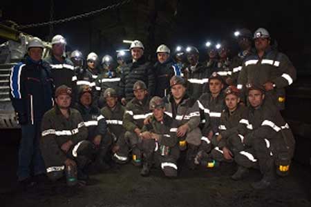 Проходческая бригада шахты «Южная» (АО ХК «СДС-Уголь») установила сразу два мировых рекорда по проведению горных выработок