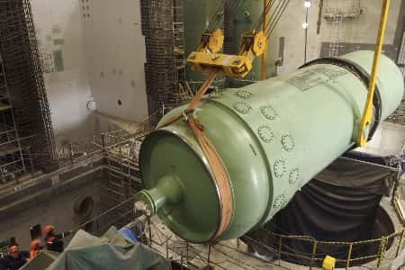 На площадке строящейся Курской АЭС-2 смонтирован компенсатор давления реакторной установки ВВЭР-ТОИ