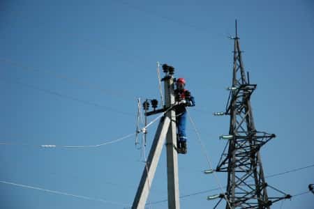 «Оренбургэнерго» ведет ремонт электрических сетей