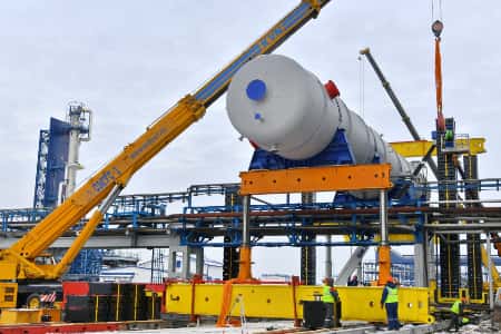 На омский завод «Газпром нефти» доставлено российское оборудование для производства высокотехнологичных моторных масел