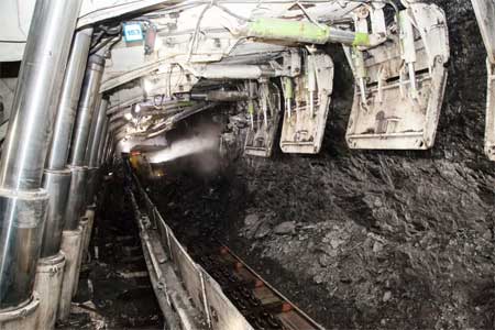 Бригада Игоря Малахова шахты имени А.Д. Рубана первой в СУЭК добыла с начала года 2 млн тонн угля