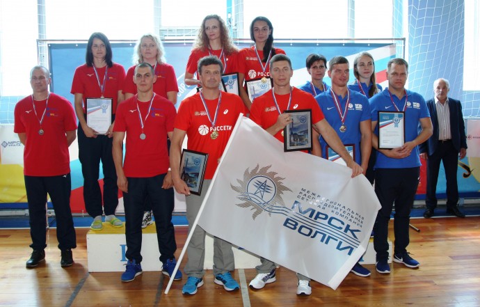 Лучшие пловцы группы компаний «Россети» соревновались в Саратове