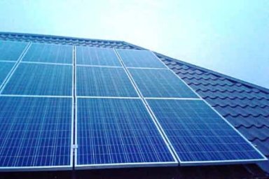 В Оренбургском районе к электрической сети подключили две крышные солнечные батареи