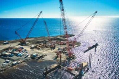 «Роснефть» начала строительство нефтеналивного терминала и причала порта «Бухта Север»