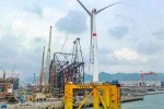 В КНР установили первый плавучий ветрогенератор для питания офшорных нефтяных платформ