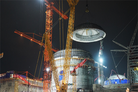 На втором энергоблоке строящейся Курской АЭС-2 установлен купол внутренней защитной оболочки