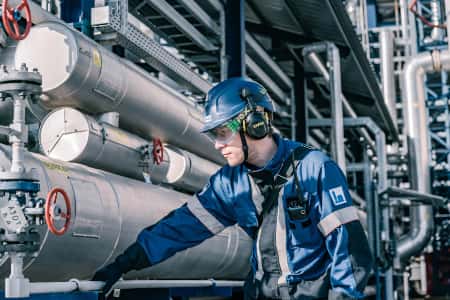 «Газпром нефть» повышает энергоэффективность собственных НПЗ