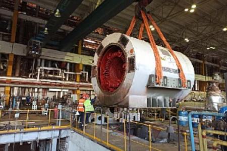 На Киришской ГРЭС ПАО «ОГК-2» демонтировали статор генератора турбины ТГ-2Т весом 79 тонн