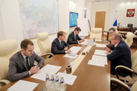 Газификация частных жилых домов в Омске, ликвидация свалок, сохранение реки Иртыш - глава Минприроды провел встречу с губернатором Омской области