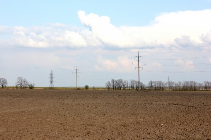 Рязаньэнерго призывает соблюдать правила электробезопасности во время проведения весенних полевых работ