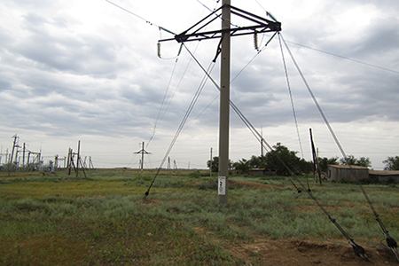 Энергетики ремонтируют линию электропередачи Лепехинка - Новоузенск
