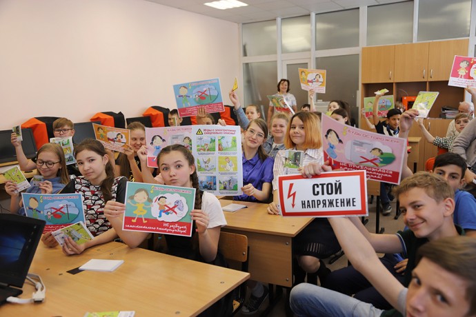 Каникулы должны быть безопасными: энергетики «Россети Волга» призывают школьников соблюдать меры предосторожности