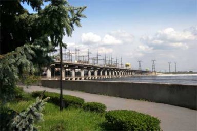 Волжская ГЭС работает в режиме максимальных сбросов