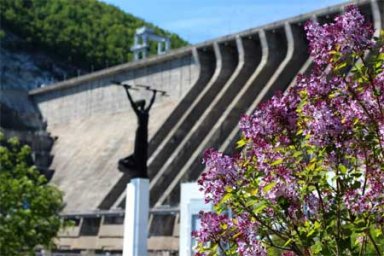 Предполоводный уровень водохранилища Зейской ГЭС достигнут на две недели раньше установленного срока