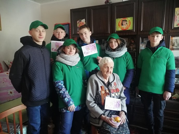 Кузбасский трудовой отряд СУЭК поздравил с Днем матери