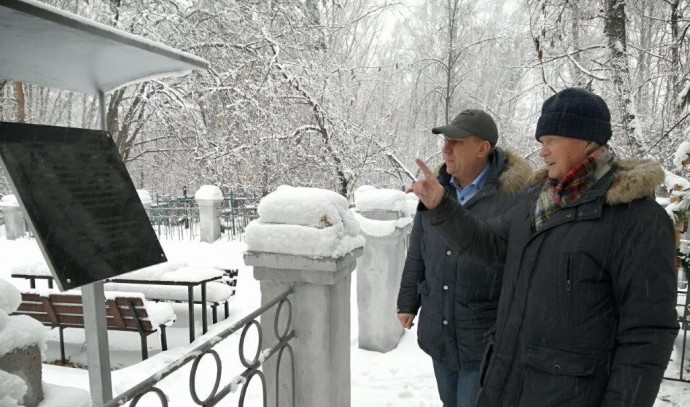 Угольщики «Северного Кузбасса» ГК ТАЛТЭК помогли в ремонте мемориала погибшим шахтерам