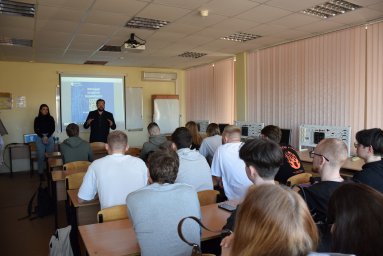 Специалисты «Владимирэнерго» провели встречу со студентами профильных специальностей ВлГУ имени А.Г. и Н.Г. Столетовых Специалисты «Владимирэнерго» провели встречу со студентами профильных специальностей ВлГУ имени А.Г. и Н.Г. Столетовых