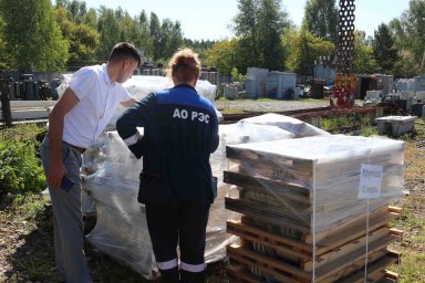 Новосибирские энергетики направили гуманитарную помощь на Донбасс
